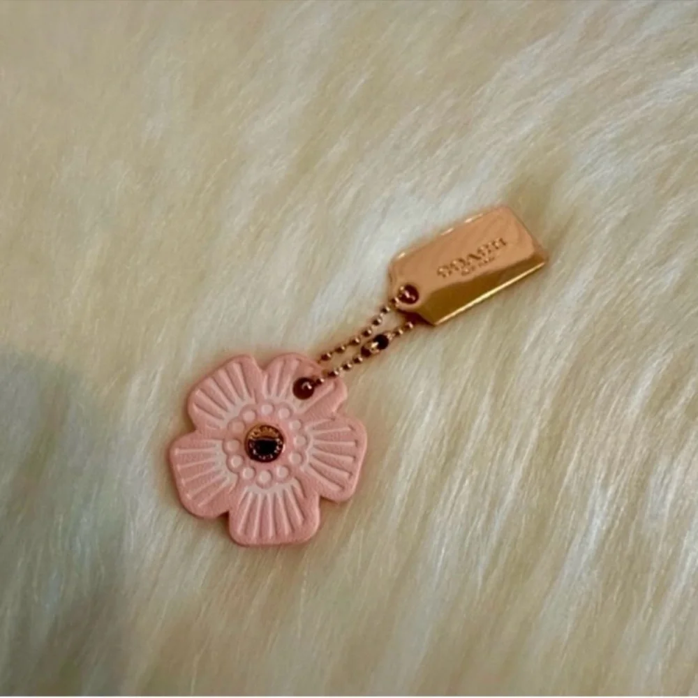 Coach Pink Tea rose Hangtag - Picture 2 of 4
